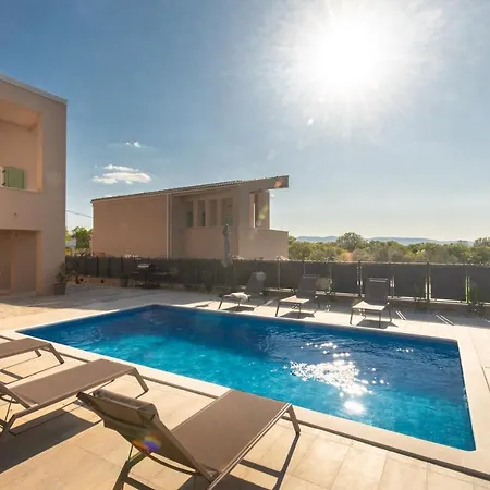 Olive Ocean With Pool And Seaview